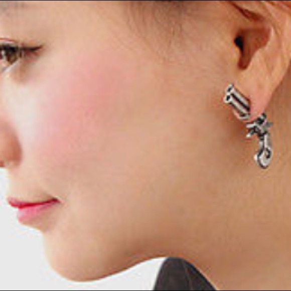 POW GUN EARRINGS - Picture 4 of 6